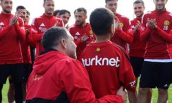 Hayırseverin yardımıyla görme kabiliyetini kazanan Hamit Eskişehirspor antrenmanı seyretti
