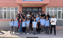 Eskişehir’de öğrenciler ücretsiz tıraşla sevindi