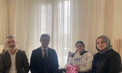 Evde eğitim hizmeti alan öğrenciye moral desteği