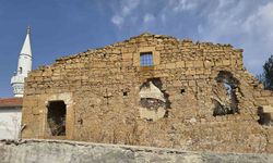 Garipler Köyü Kilisesi 300 yıllık tarihiyle zamana direniyor