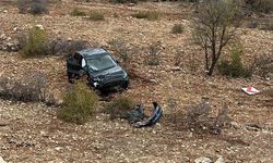 Kontrolden çıkan otomobil şarampole devrildi: 2 yaralı