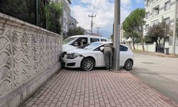 Köşede çarpıştılar, site duvarında durdular