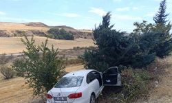 Otomobil şarampole yuvarlandı: 2 yaralı