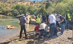 Serinlemek için girdiği suda hayatını kaybetti