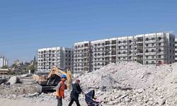 Yeniden yapımı sürüyor