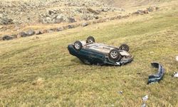 Yoldan çıkan otomobil takla attı