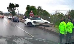 Bariyer Tesla cipi delip geçti: Eskişehir’de korkutan kaza
