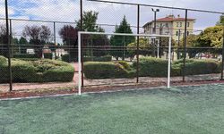 Halı saha bakım bekliyor!