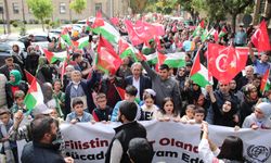 Eskişehir'de yüzlerce kişi Filistin için yürüdü