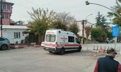 Eskişehir'de tarihi bölgede ambulansa engel!
