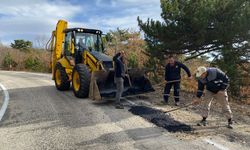 İnönü'de yol bakım çalışmaları devam ediyor...