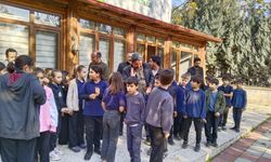 Gençlerle bir araya geldi...