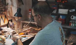 10 metrekarelik atölyesinden Türkiye’ye ulaşıyor