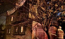 150 yıllık tarihi konakta çıkan yangın söndürüldü