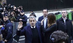 Eski Fransa Cumhurbaşkanı Sarkozy serbest bırakıldı