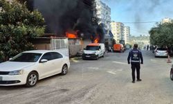 İş yerinde başlayan yangında alevler eve sıçradı