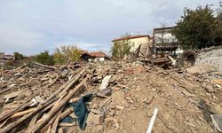 Metruk bina çöktü