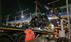 Otomobil gişeye girdi: 1 ağır yaralı