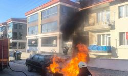 Park halindeki araç yandı