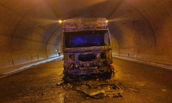 Su tankeri küle döndü! Sürücü canını zor kurtardı...