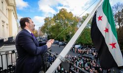 Suriye’nin Londra Büyükelçiliği 13 yıl sonra yeniden açıldı