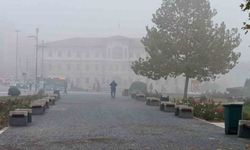 Tarihi kent meydanı sislere gömüldü