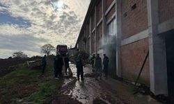 Tavuk çiftliğinin depo kısmında yangın