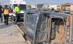 Tır ile otomobil çarpıştı: 3 yaralı