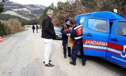 Traktör devrildi: 1 ölü, 1 yaralı