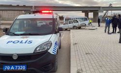 Yolcu minibüsü ile otomobil çarpıştı: 2 yaralı