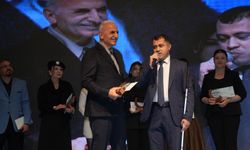 Edebiyat tutkusu ödülle taçlandı