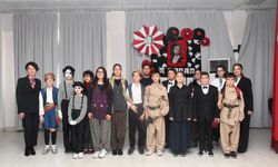 Öğrenciler Atatürk’ü anlamlı gösterilerle andı