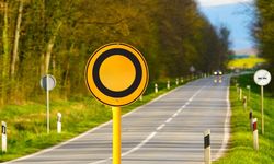 Sosyal medyada gündem olan o levhanın anlamanı biliyor musunuz?