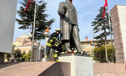 Eğitim-İş Sendikası: "Devrimlerinin izinde, Cumhuriyete sahip çıkıyoruz”