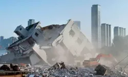 Mısır'da beş katlı bina çöktü: 8 ölü