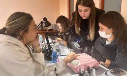 Eskişehir'de bir ilk... Protez tırnak atölyesi hizmete girdi