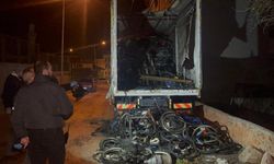 Eskişehir’de bisiklet yüklü kamyon alev aldı