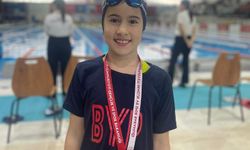 Minik yüzücülerden büyük başarı