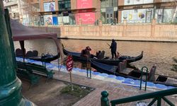 Dondurucu soğuğa rağmen Porsuk’ta gondol seferleri sürüyor