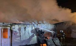 Alevlere teslim olan 6 konteyner yandı