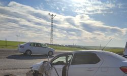 Diyarbakır’da otomobil ile minibüs çarpıştı: 7 yaralı