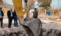 Kepçeyle mozaik arandı