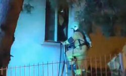 Korkutan yangın: İtfaiye ekipleri camı kırıp içeri girdi