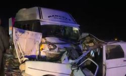 Minibüs ile otomobil çarpıştı:1 ölü