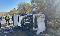 Otomobil devrildi: 3 yaralı