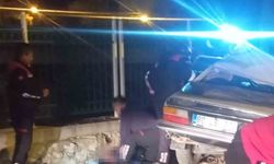 Otomobil park halindeki kamyona çarptı: 1 ölü, 2 yaralı