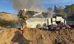 Park halindeki yolcu otobüsü alevlere teslim oldu