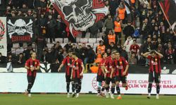 Es-Es'te gol yükü paylaşıldı