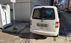 Engelli rampasına park etti, vatandaş tepki gösterdi!