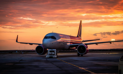 Uçakta sigara ve lazere rekor ceza